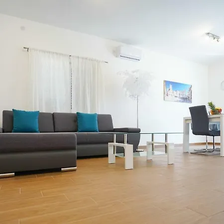 Tj 2 Apartment Zadar
